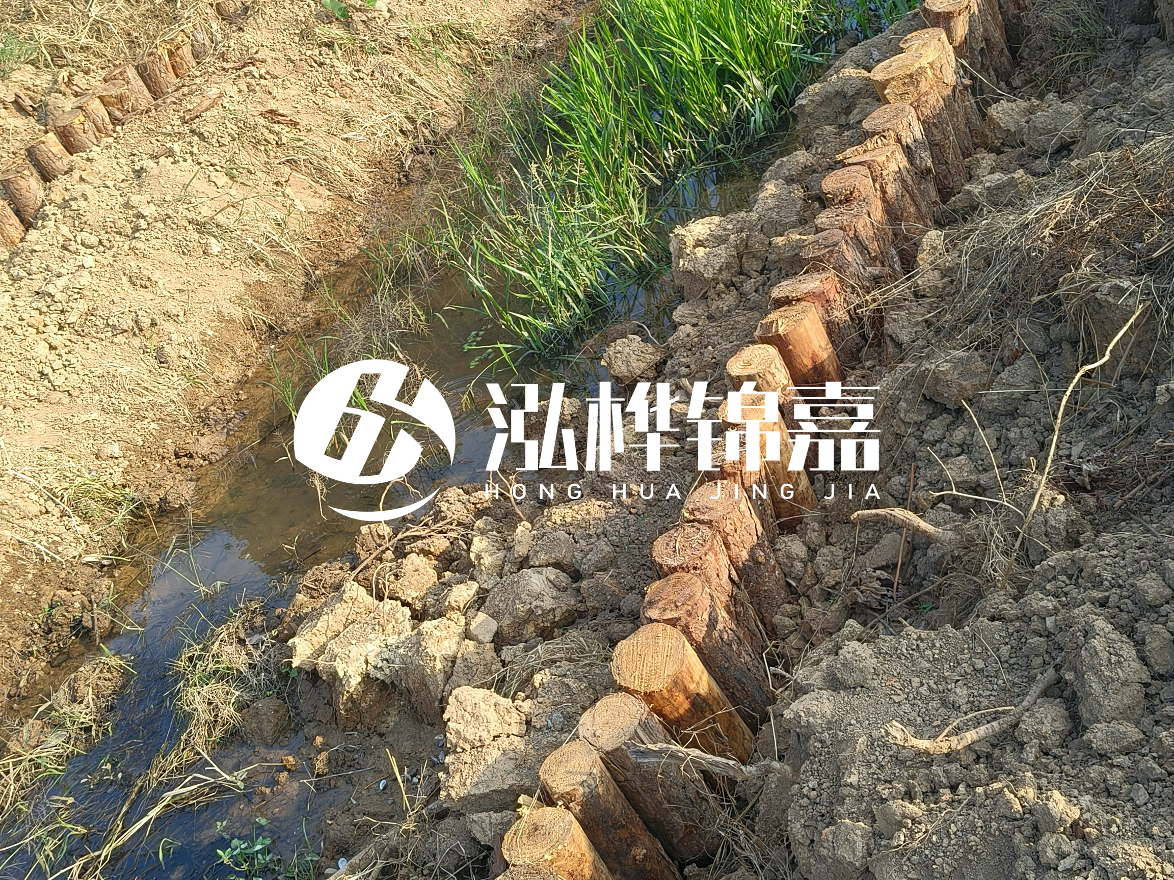 松木樁批發(fā)廠家泓樺錦嘉-樁間距指的是什么間距？